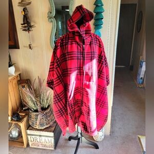 Lemode hooded poncho-red/black plaid